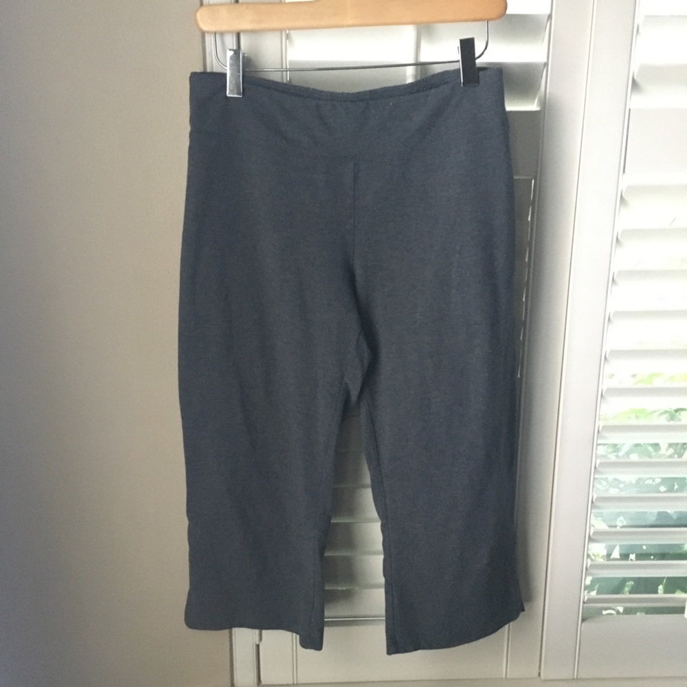 🦋 BCG 3/4 Length Dark Grey Leggings